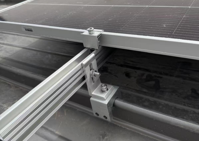 74.4KW Solar Project Installed on Metal Roof in Kuwait – WOCHN Standing Seam Clamp 23